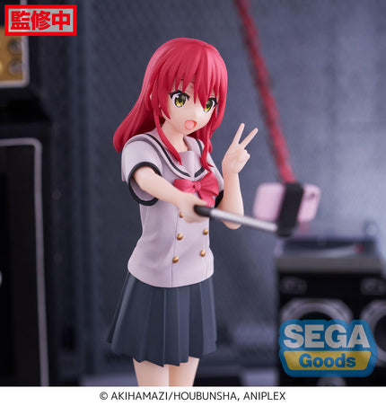 Ikuyo Kita Desktop x Decorate Collections close-up holding selfie stick