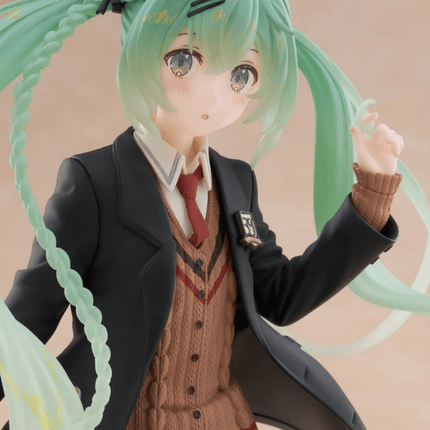 Hatsune Miku - Preppy - Fashion Figure (Taito) - OrbiTopia