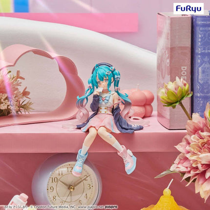 Hatsune Miku - Love Sailor - Noodle Stopper Figure (Furyu) — product image 1