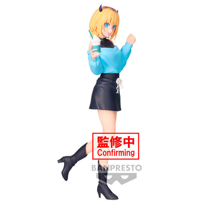 MEM-cho Plain Clothes Date figure, side angle with black skirt and ankle boots
